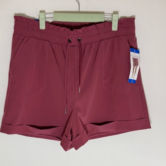 Danskin Pants - Danskin paper bag shorts • NWT • Women’s large